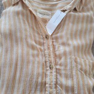 NWT! American Eagle Light Knit Button Up. Size XL.